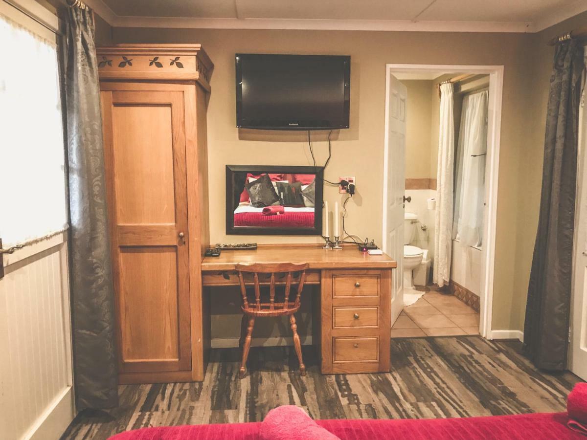Biggy Best Boutique Hotel & Self Catering Cottages 호윅 외부 사진